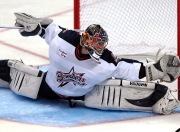 九游体育APP下载-戈贝尔展现统治力，76人团队协作力克上海队