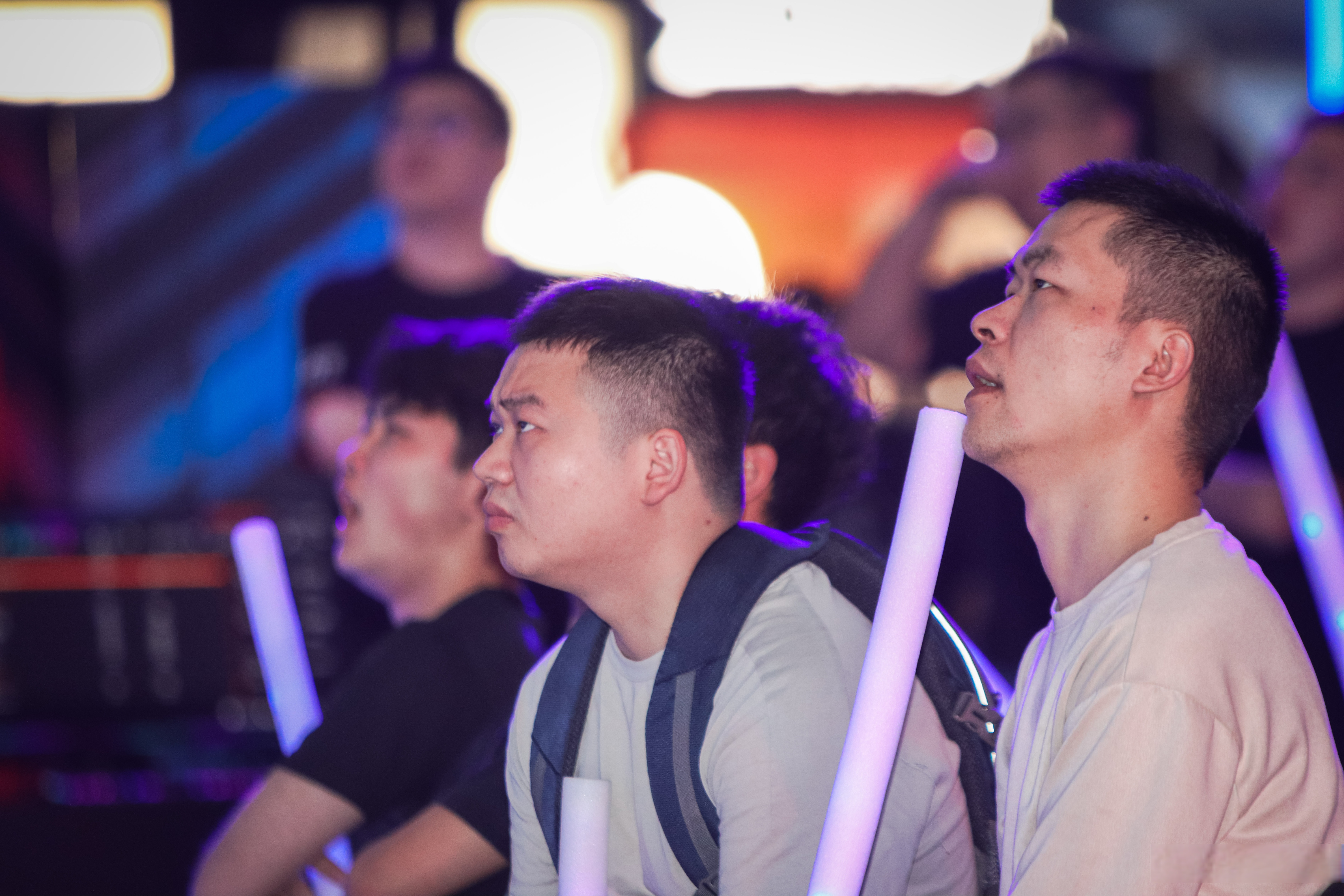 关于体育电竞热播,年轻人疯狂追逐的信息 关于体育电竞热播,年轻人疯狂追逐的信息