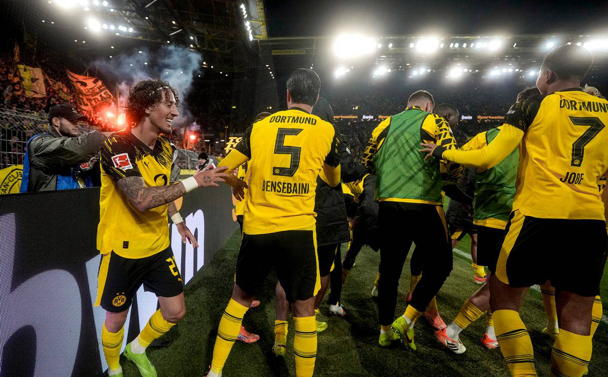 多特蒙德客场失利,暂停留在第三位 多特蒙德客场失利,暂停留在第三位